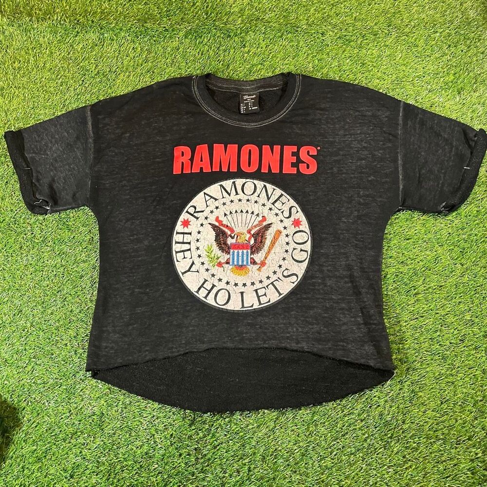 Ramones Hey Ho Let’s Go graphic cotton fleece cropped vintage wash black t-shirt